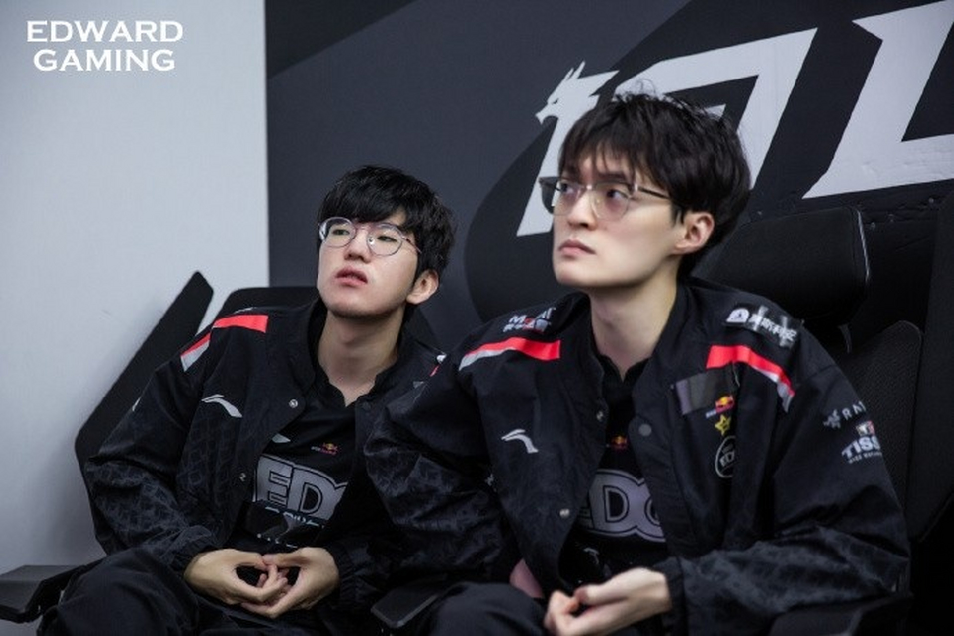 EDG横扫100T，Chovy团战一打五峡谷大战半决赛，留下经典瞬间