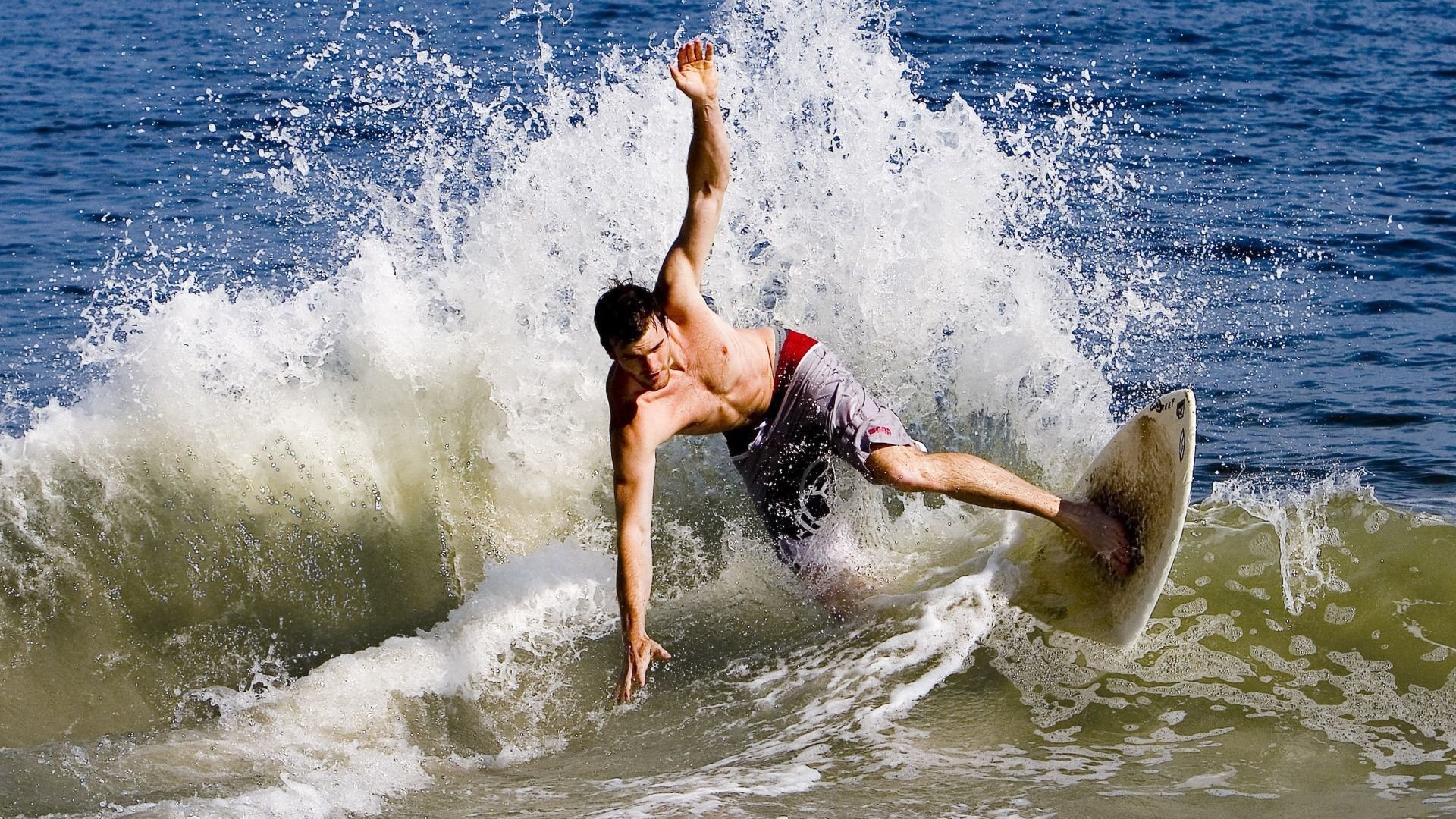 扼杀悬念的巨塔，戈贝尔用一场沉闷胜利，诠释现代中锋的终极答案