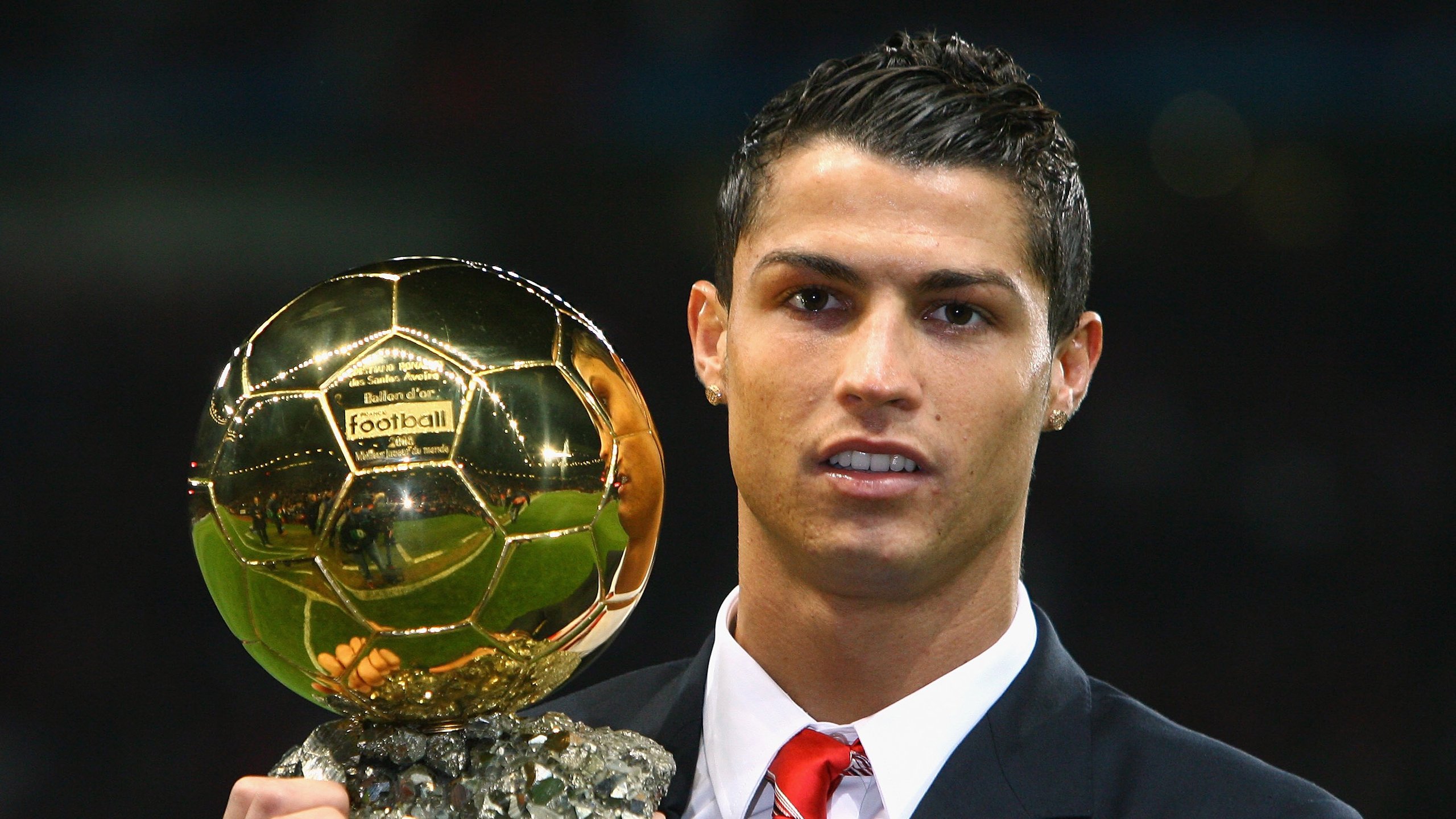 内马尔压力下完成爆发，瑞士击败伊朗，一位巨星的自我救赎与欧洲军团的坚韧步伐